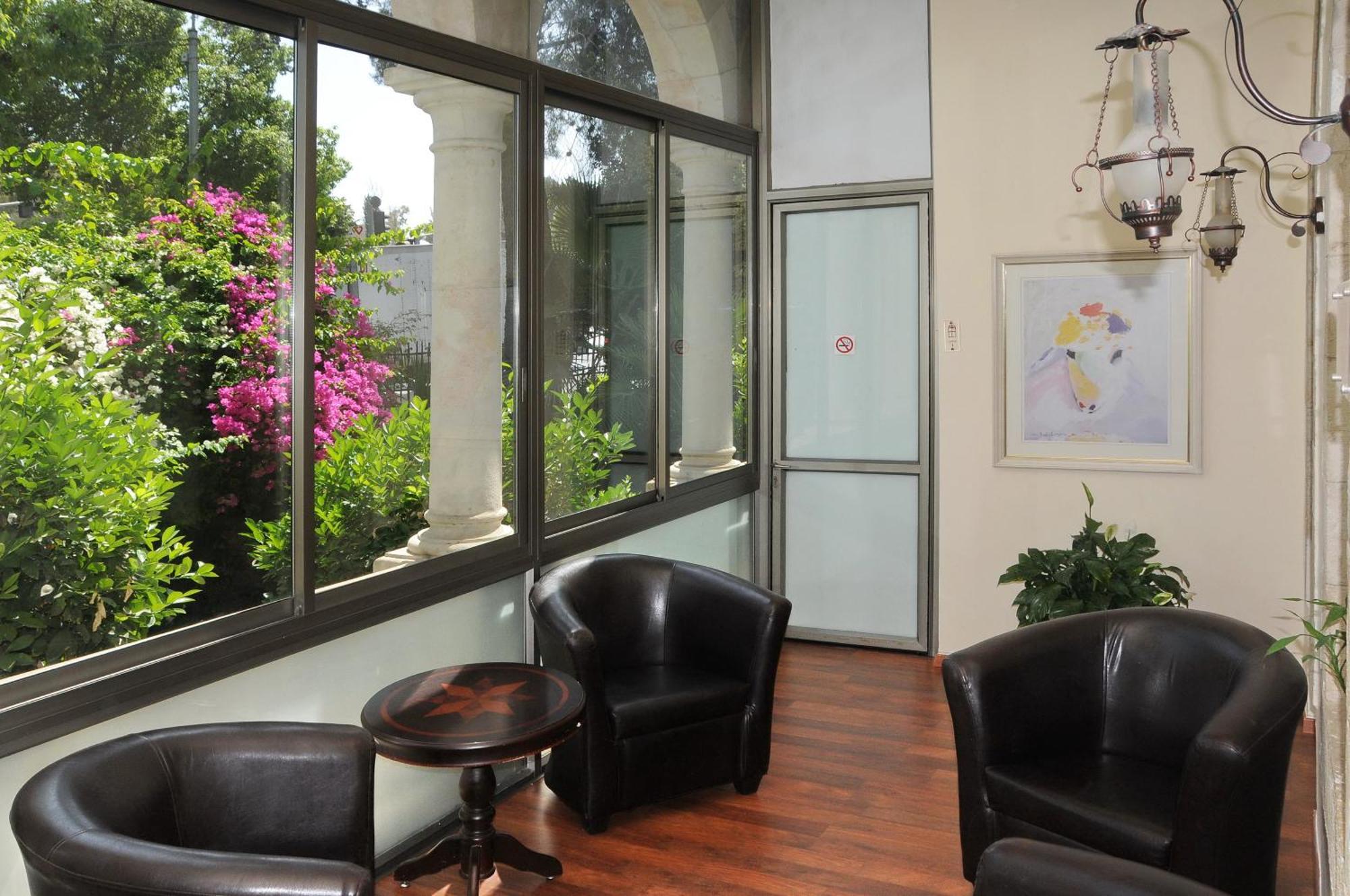 The Little House In Bakah Hotel Jerusalem Exterior photo