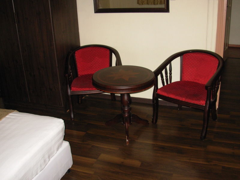 The Little House In Bakah Hotel Jerusalem Exterior photo