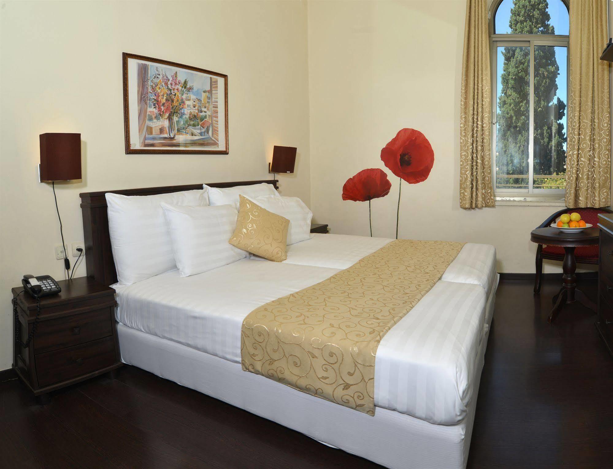 The Little House In Bakah Hotel Jerusalem Exterior photo