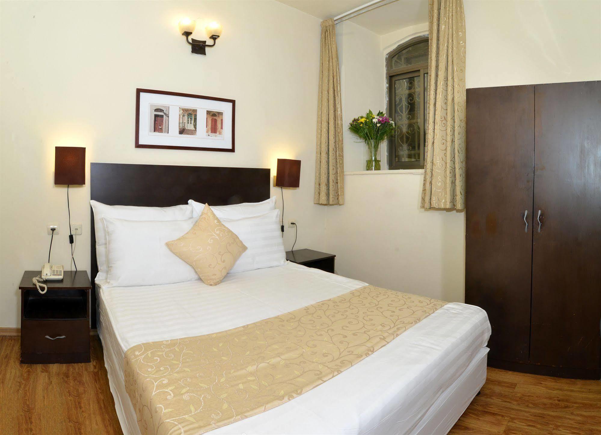 The Little House In Bakah Hotel Jerusalem Exterior photo