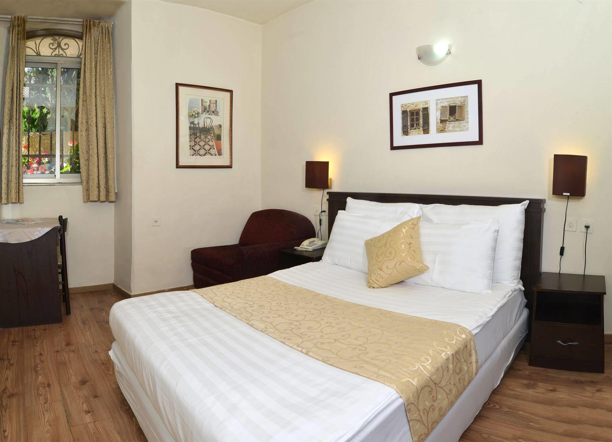The Little House In Bakah Hotel Jerusalem Exterior photo