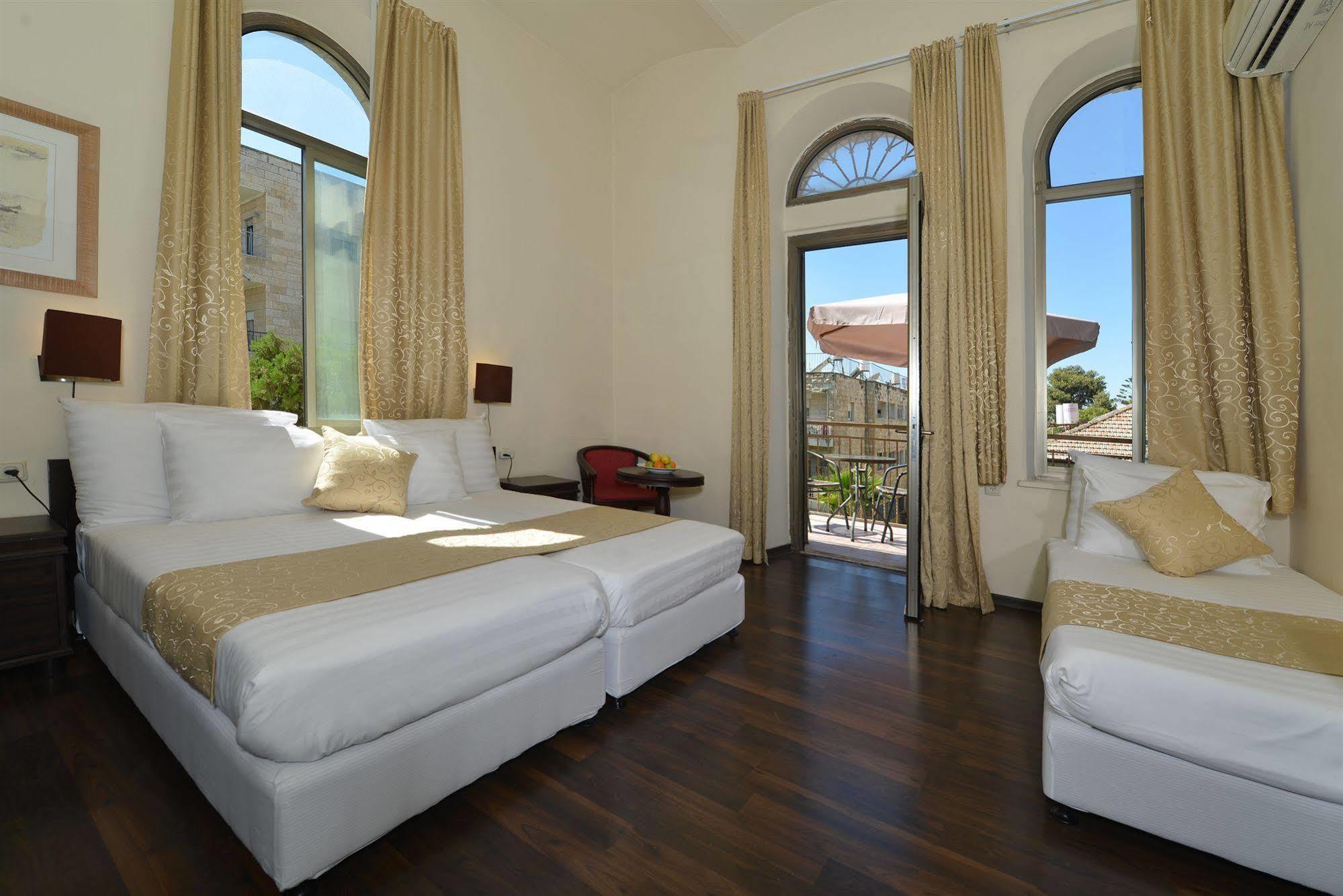 The Little House In Bakah Hotel Jerusalem Exterior photo