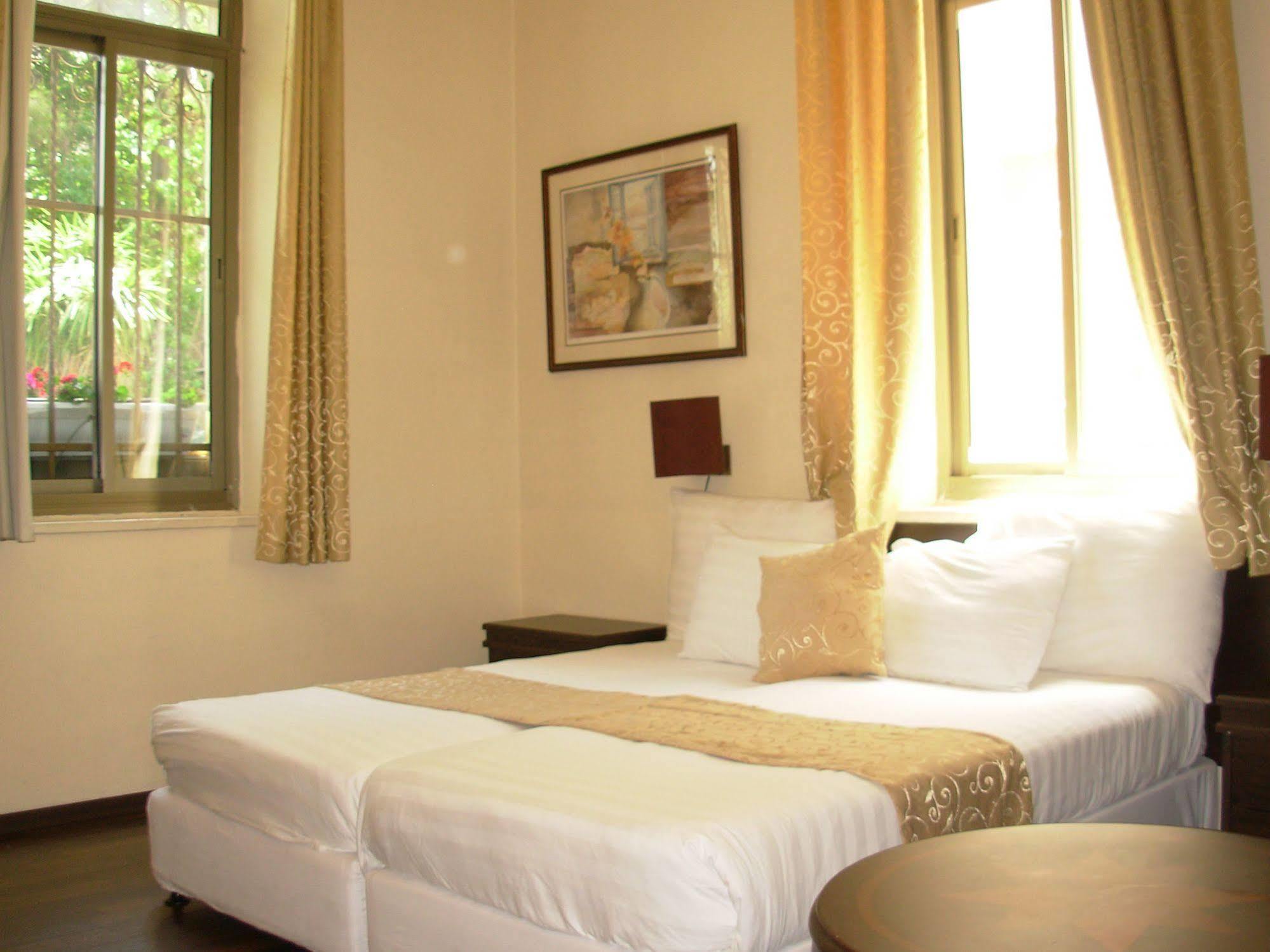The Little House In Bakah Hotel Jerusalem Exterior photo