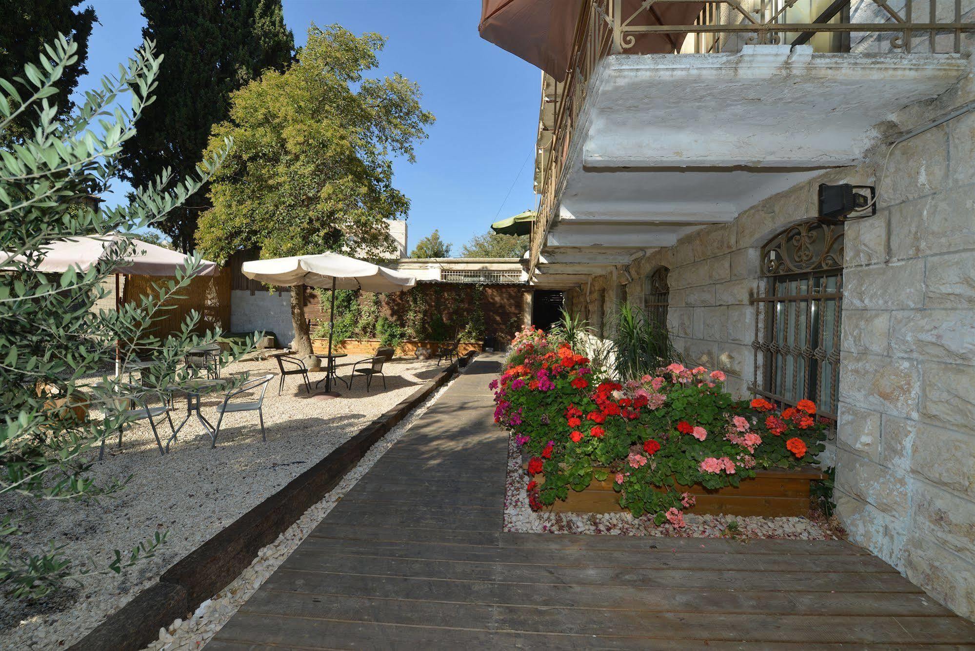 The Little House In Bakah Hotel Jerusalem Exterior photo