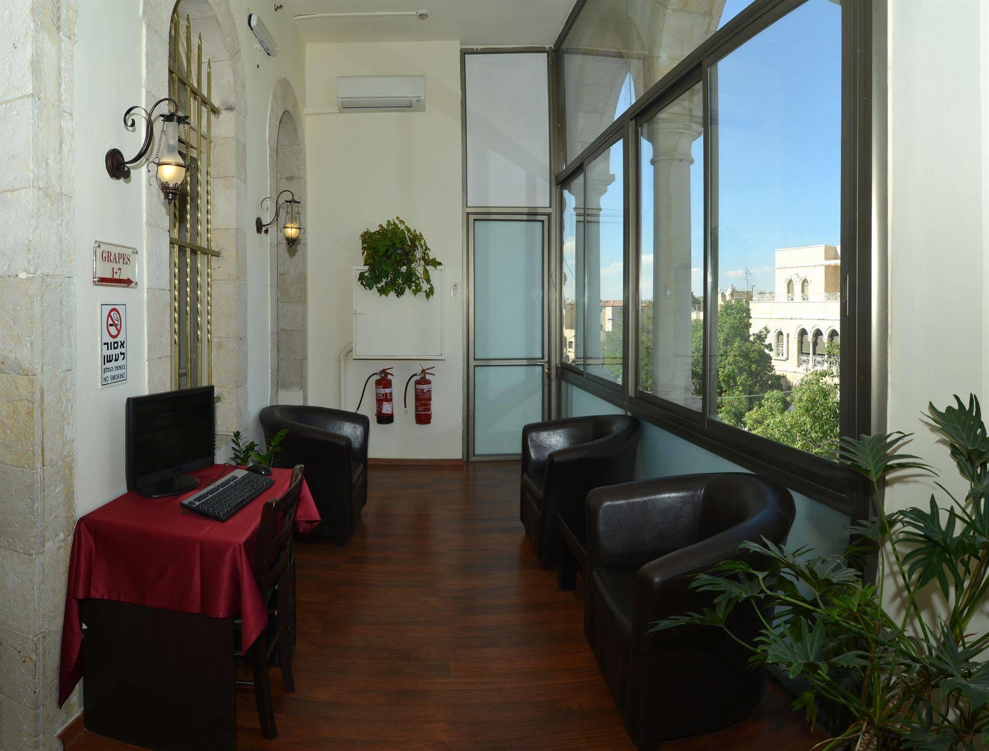 The Little House In Bakah Hotel Jerusalem Exterior photo